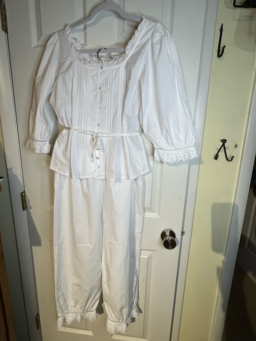 Thea White Lace-Trim Peasant Blouse and Pantaloon Set EUC
